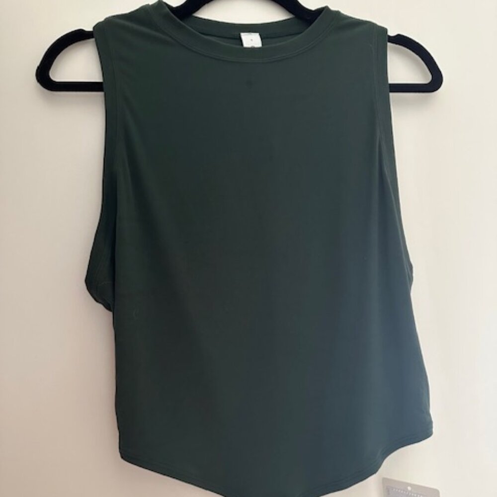 Lululemon Soft Knit Crewneck Cropped Tank Green Size 6 Stretch Workout Top